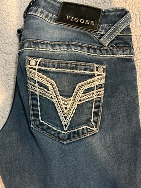 Vigoss Women’s Medium Blue Skinny Jeans with Contrasting Pocket Stitching